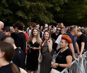 Koncert 50 Centa w Warszawie. Tłumy fanów przed PGE Narodowym! [ZDJĘCIA]