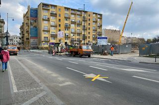 Awaria na Sienkiewicza w Łodzi. Przed przypadek zaplombowano kanał ściekowy 