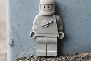 Minifigurki LEGO z betonu