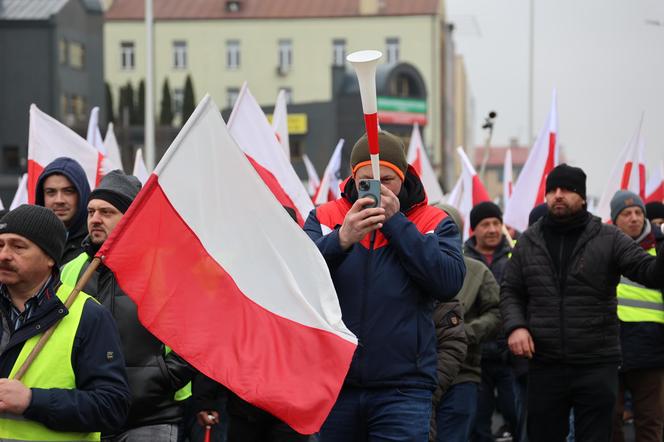 Protest rolników 20 marca w Lublinie. Przeszli ulicami miasta pod LUW