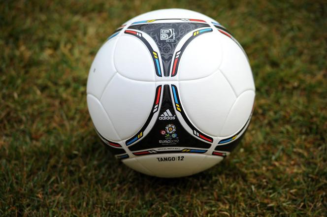 Tango 12 - piłka na Euro 2012