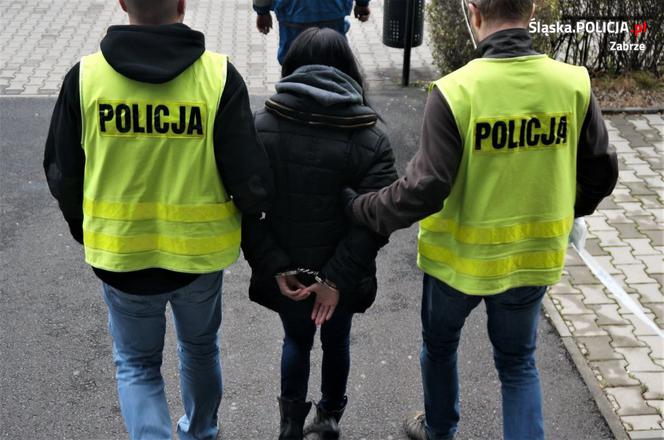 Ugodziła znajomego nożem