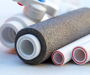 Izolacja rur ciepłej wody – jakie materiały wybrać i dlaczego to ważne?