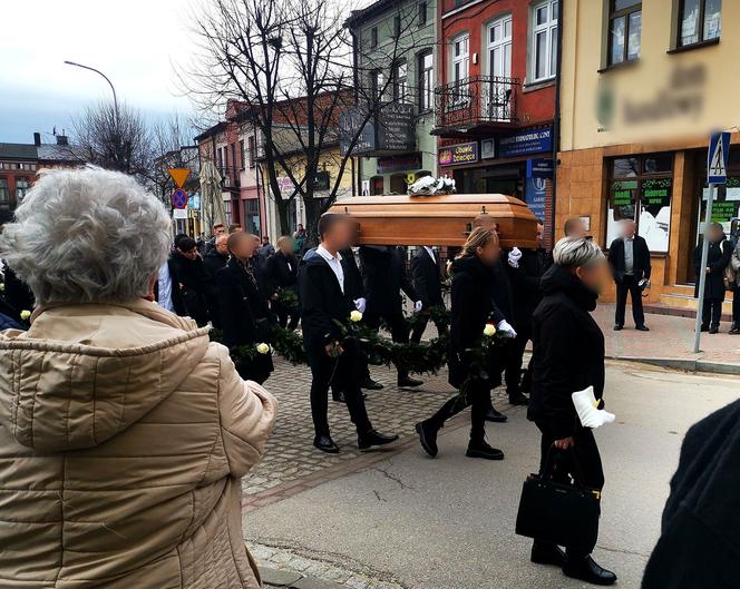 Pogrzeb diakona z Sosnowca. Ostatnie pożegnanie Mateusza w Wolbromiu