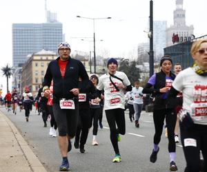 Bieg na Piątkę 2024, Warszawa - zdjęcia. Biegłeś? Szukaj się w galerii!