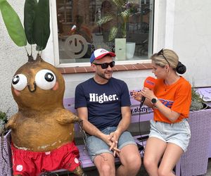 Tłumy przyjezdnych i uśmiechy na twarzach. Wakacyjny patrol Eska Summer City na olsztyńskiej Starówce
