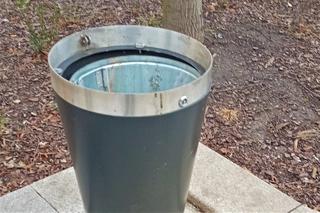 Kolekcjoner pokryw śmietnikowych w rękach policji. Zniszczył kilkadziesiąt kubłów w centrum Szczecina