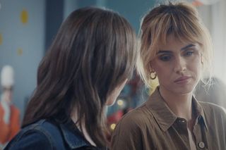 M jak miłość odc. 1837. Kama (Michalina Sosna), Ania (Alina Szczegielniak)	