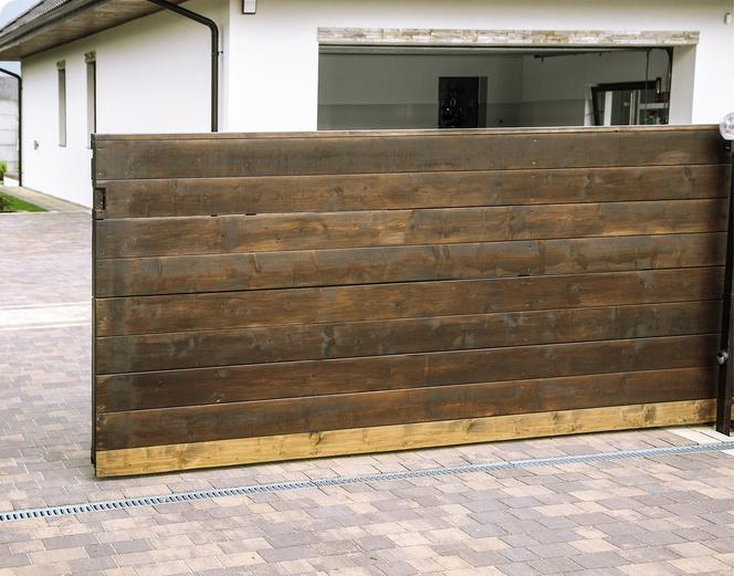 odwodnienie przed bramą