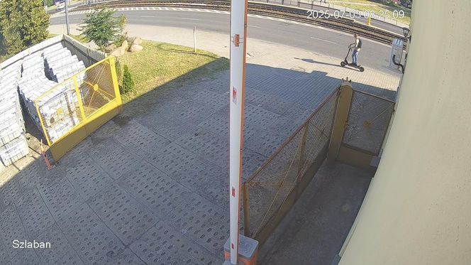 Wypadek w Bydgoszczy. Hulajnogą potrącił 76-latka i uciekł. Senior trafił do szpitala 