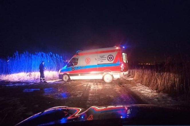 Krok od tragedii. Strażacy uratowali 12-latka, pod którym załamał się lód