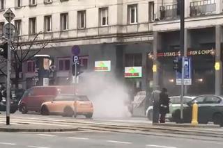 SPEKTAKULARNY pożar w centrum Warszawy. Spłonęło luksusowe porsche  [GALERIA] 