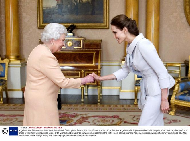 Angelina Jolie kończy 50 lat! Zobacz, jak się zmieniała