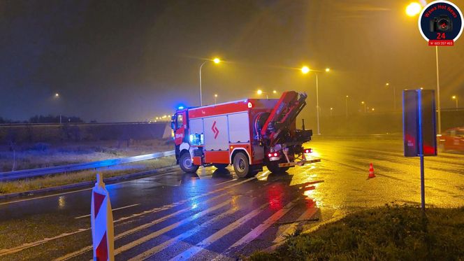 Matka nie żyje, w aucie dzieci. Śmiertelne dachowanie w Warszawie