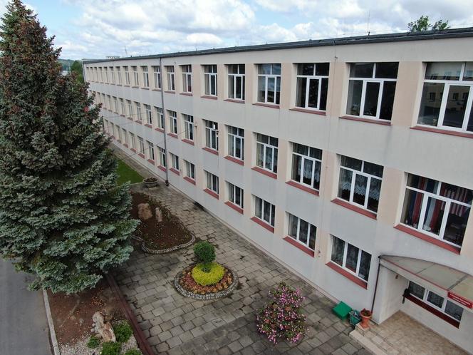 Liceum Ogólnokształcące w Rakowicach Wielkich