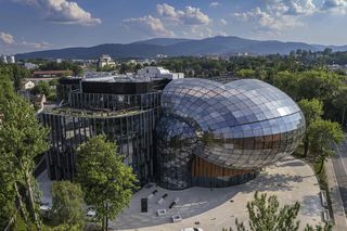 Futurystyczne centrum biznesu i kultury Cavatina Hall w Bielsku-Białej przyciąga kolejną markę