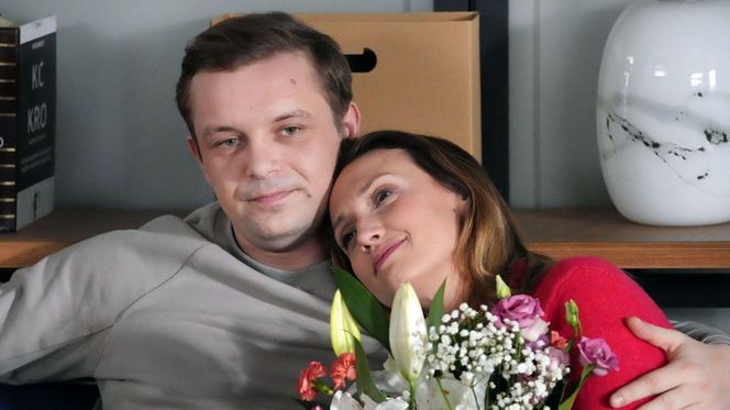 Barwy szczęścia odc. 3032. Asia Sokalska (Anna Gzyra), Hubert (Marek Molak)