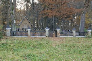 Święcany - wieś, którą posiadali rycerze. Na prawie niemieckim założył ją król Kazimierz Wielki 