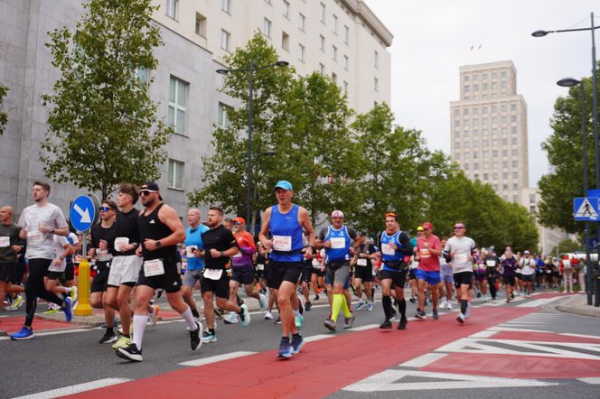 Uczestnicy Maratonu Warszawskiego 2025
