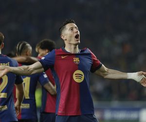 Robert Lewandowski wygina śmiało ciało i pręży muskuły. Aktywny urlop gwiazdora Barcelony