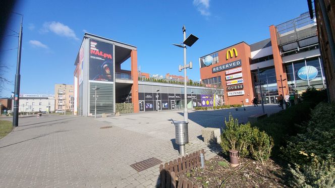 Kiedyś były tu Bydgoskie Zakłady Mięsne, teraz jest popularna galeria handlowa! Mało kto już o tym pamięta