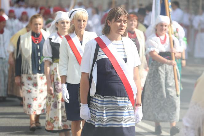 Tysiące kobiet i dziewcząt na pielgrzymce do Piekar Śląskich. "Jestem w Kościele, więc idę"