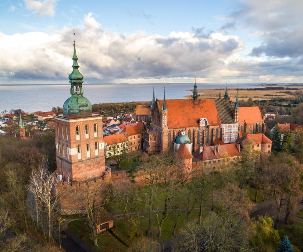 Niesamowite miasteczko nad Zalewem Wiślanym. Historia i magia w jednym miejscu 