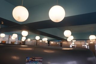 To jedna z najpiękniejszych bibliotek w Polsce. Przypomina kosmiczną przestrzeń. Niebawem zmieni siedzibę