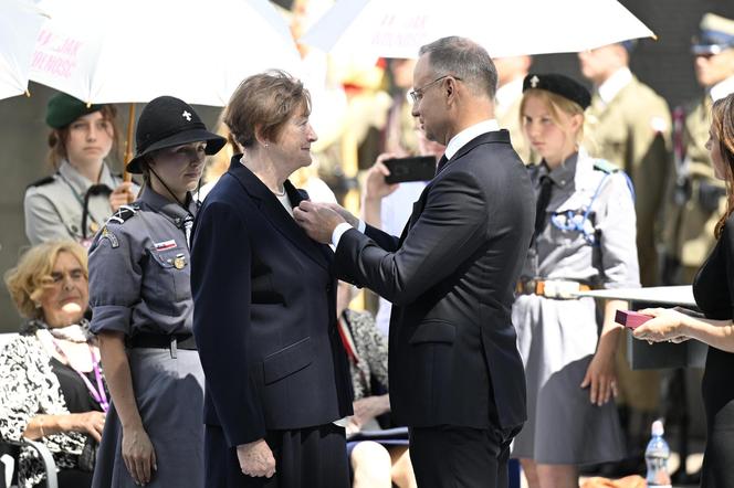 Prezydenci podziękowali Powstańcom Warszawskim. Spotkanie weteranów z  Andrzejem Dudą i Rafałem Trzaskowskim