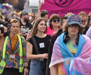 VI Toruński Marsz Równości. Przeciwnicy modlili się w centrum