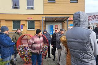 Dębica. Justyna zmarła po 7 godzinach na SOR. Mieszkańcy przyszli protestować [GALERIA]