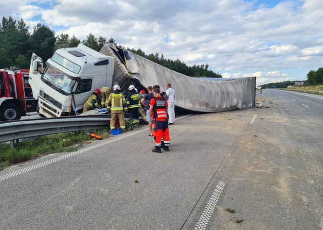 Wypadek na autostradzie A1 w miejscowości Brodowe (woj. łódzkie)
