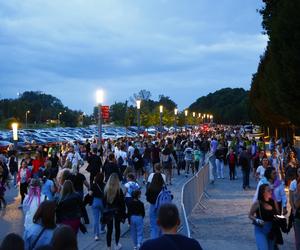 Koncert Sanah na PGE Narodowym w Warszawie - tłumy pod stadionem