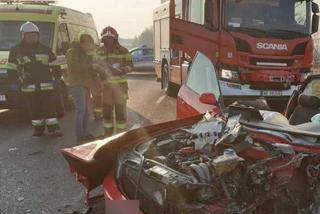 Drogowa masakra pod Garwolinem. Z audi zostały strzępy. Lądował śmigłowiec, są ranni