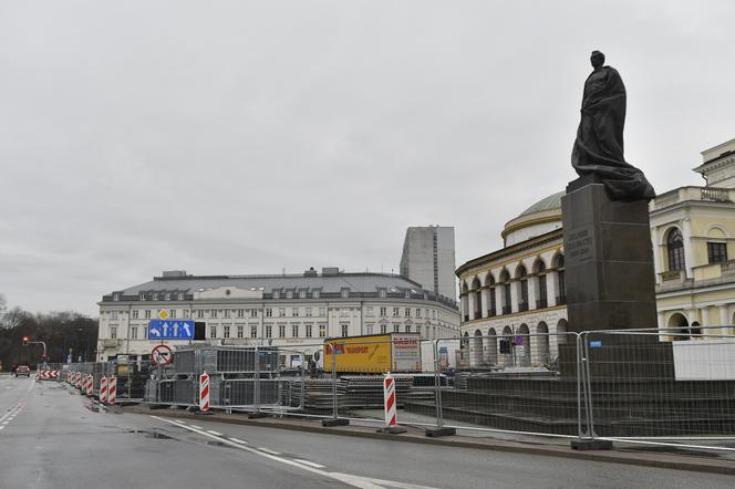 Finał WOŚP 2023. Budowa sceny w Warszawie