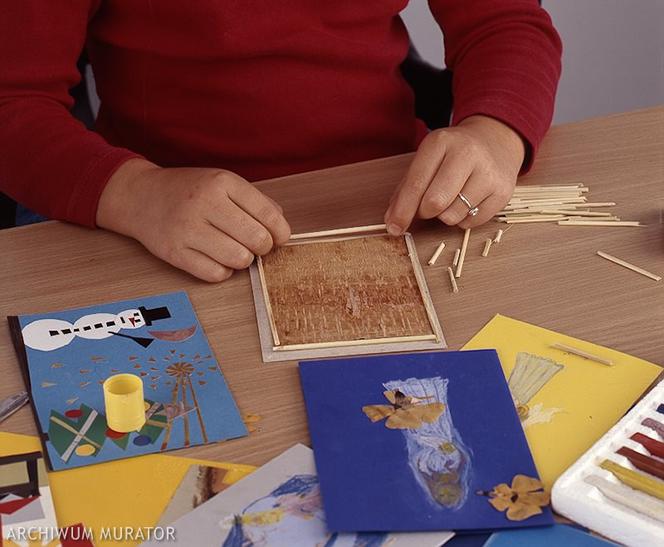 Kartki świąteczne ręcznie robione: wykorzystaj wykałaczki