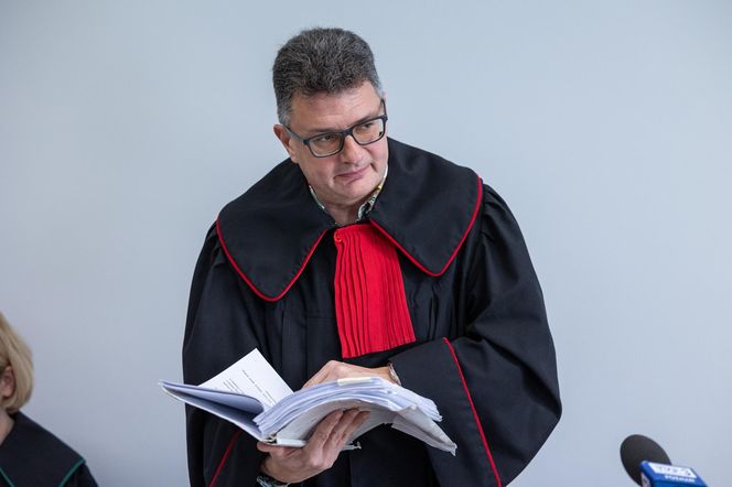 Proces Krzysztofa Ś.byłego dyrektora fundacji Filipa Chajzera. Jest oskarżony o przywłaszczenie 700 tys. zł.