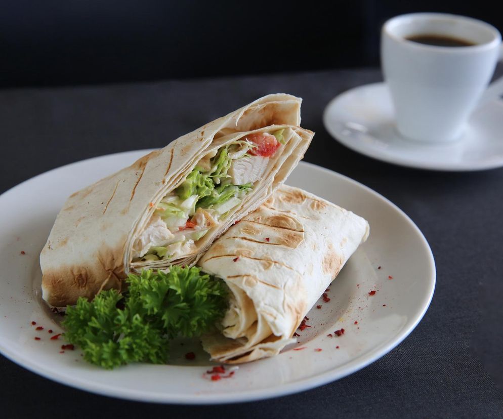 Lunch do pracy w kilka minut. Pyszna pita Cezar to strzał w dziesiątkę
