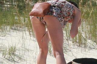 Marta pręży się na plaży