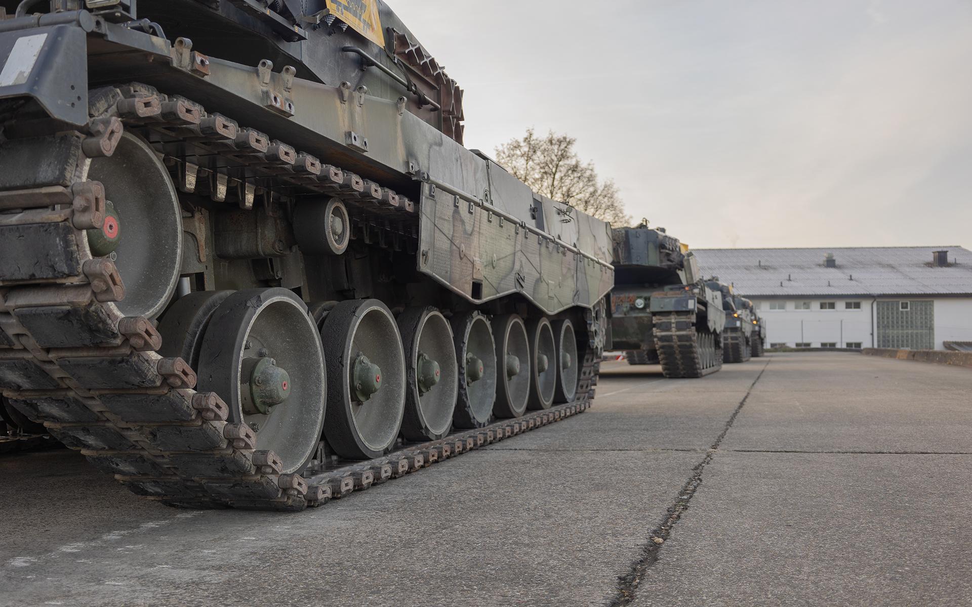 Szwajcarskie czołgi Leopard 2