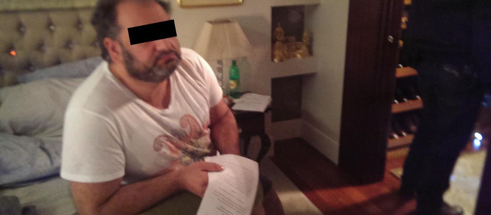 Hoss ośmiesza państwo