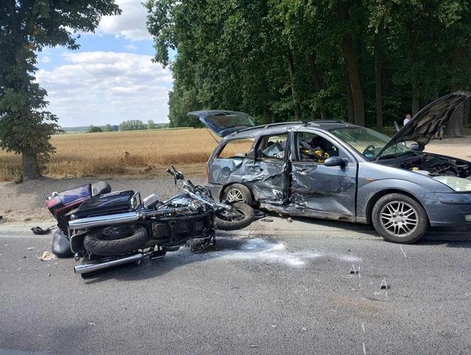 W wypadku w powiecie łosickim ucierpieli kierowca i pasażerka motocykla