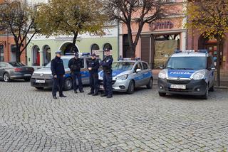 Znicze, minuta ciszy. #AniJednejWięcej w Lesznie