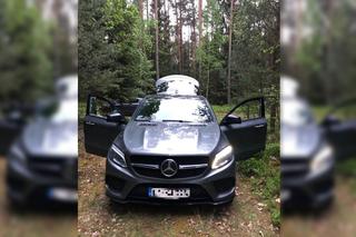 Policjanci odzyskali kilka kradzionych aut, w tym imponującego Mercedesa