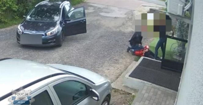 Wpadł do sklepu z maczetą w ręce. Ludzie w panice schowali się na zapleczu