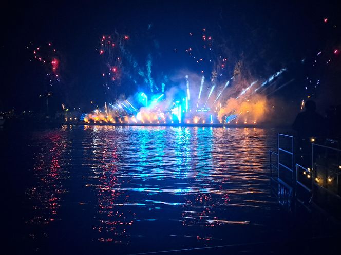 Małopolskie Królewskie Widowisko na Wiśle w ramach 24. Parady Smoków