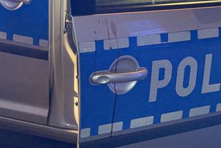 Horror na Woli. Kobieta w szale wysmarowała swoją krwią samochody