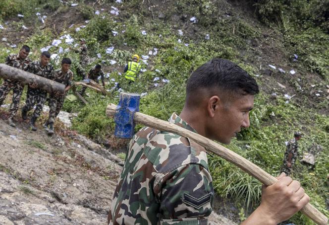 Nepal/ Osiemnaście osób zginęło w wypadku samolotu podczas startu