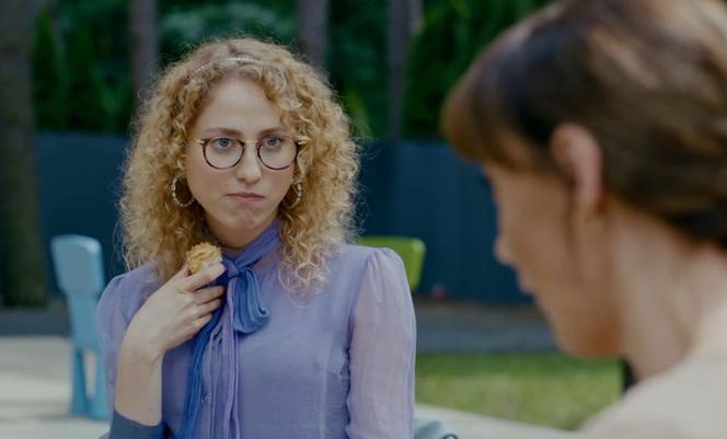BrzydUla 2 odc. 160. Bożenka (Paulina Kondrak), Ania (Monika Fronczek)