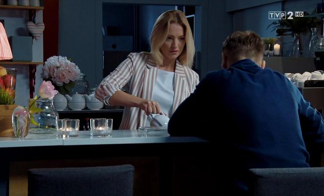 M jak miłość odc. 1521. Paweł (Rafał Mroczek), Joasia (Barbara Kurdej-Szatan)